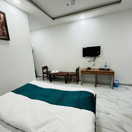 Townhouse Happy Habitat Guest House Greater Noida Exterior foto