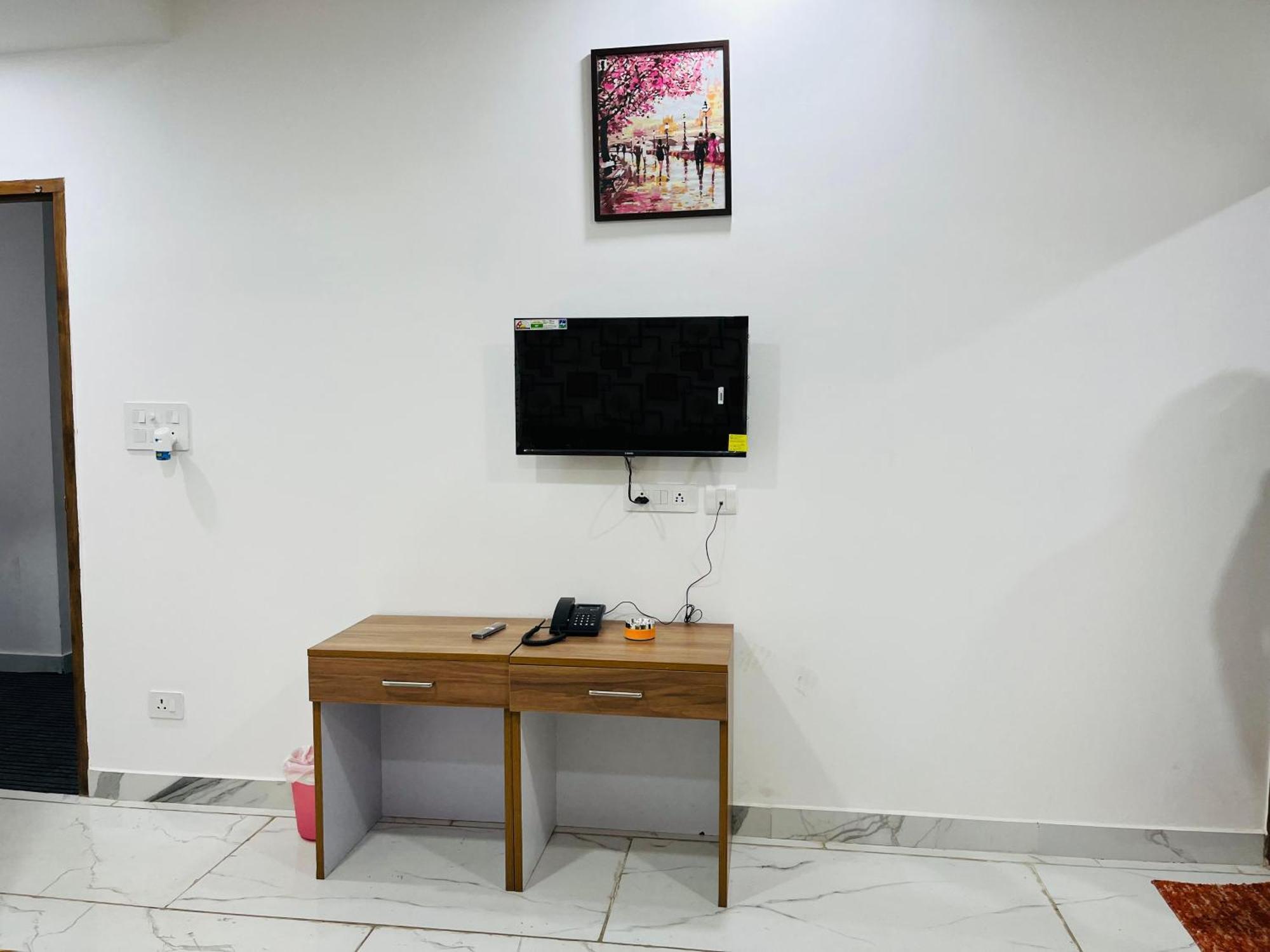Townhouse Happy Habitat Guest House Greater Noida Exterior foto
