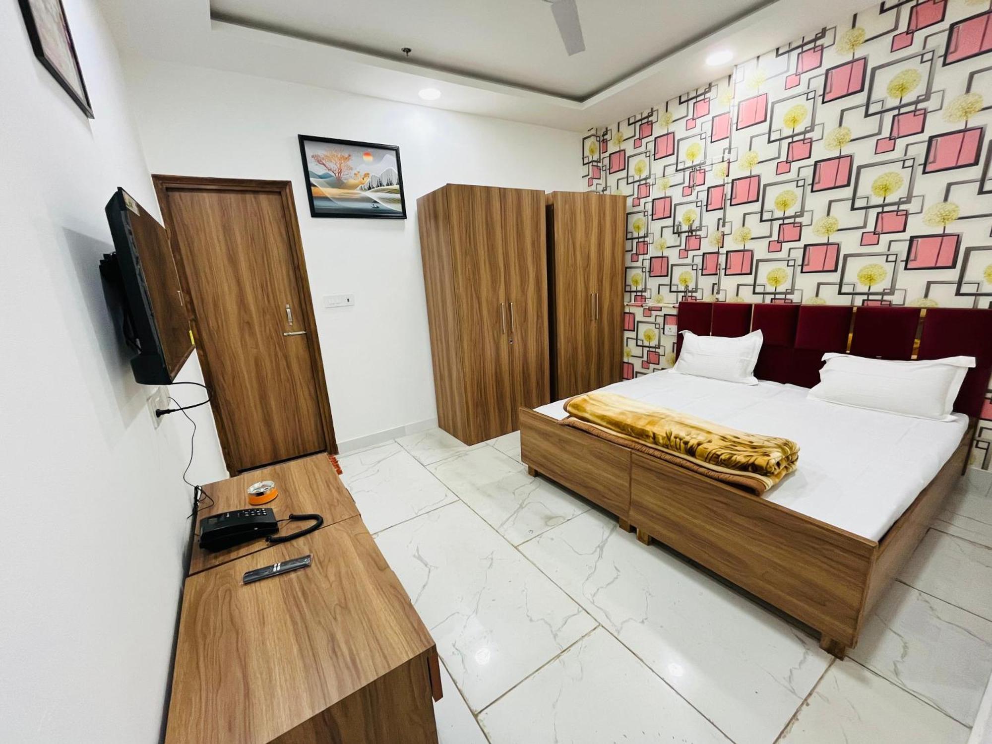 Townhouse Happy Habitat Guest House Greater Noida Exterior foto